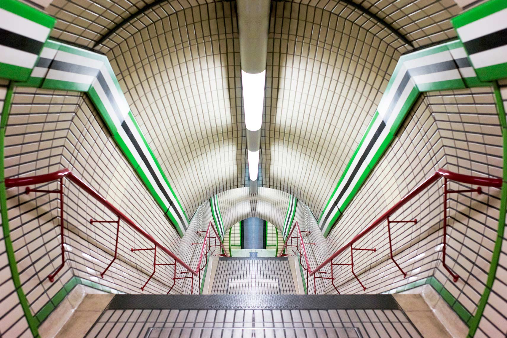 Metro_Vert_IV.jpg